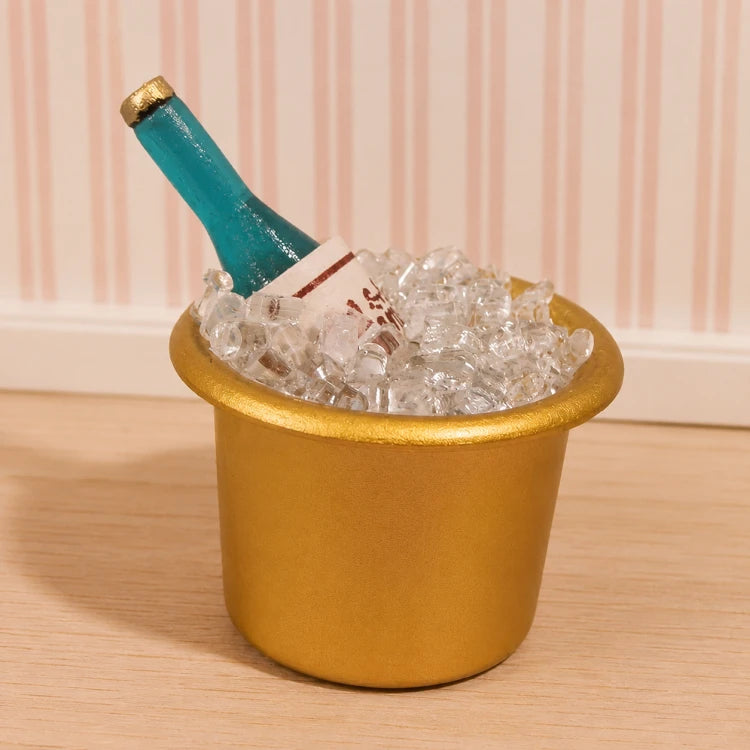 Champagnekoeler met ijs en inhoud