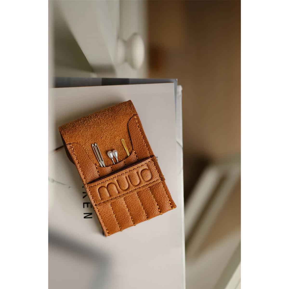 MUUD Eva leren etui voor naalden, Whiskey