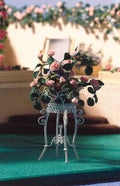 witte standaard voor bloemen