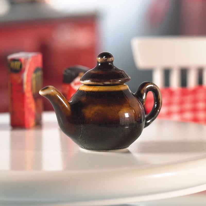 bruine porselein theepot