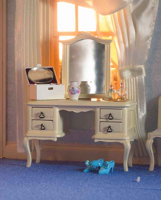 Kaptafel in creme, Franse stijl