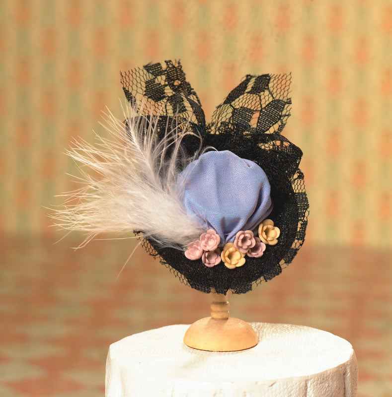 hoedje met lavendel en zwart