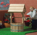 blank houten waterput