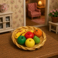 Mand met fruit