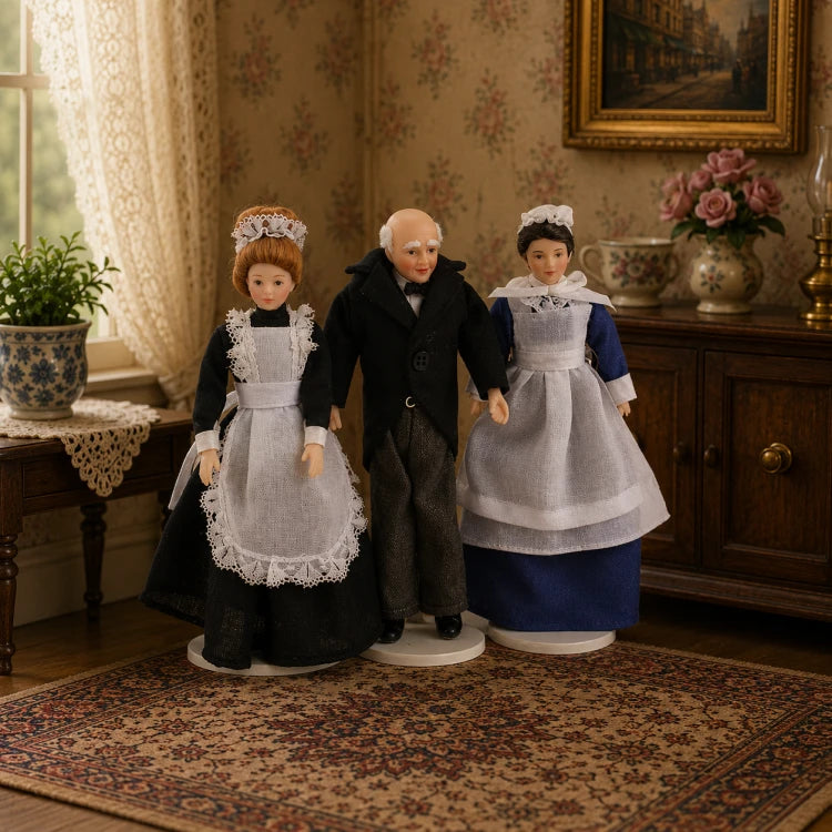 Dienstbode met dienstmeisjes 3 stuks