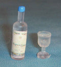 Fles drank met glas