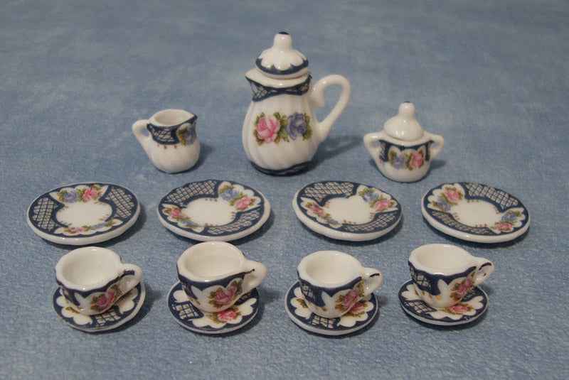 Theeset met bloemen