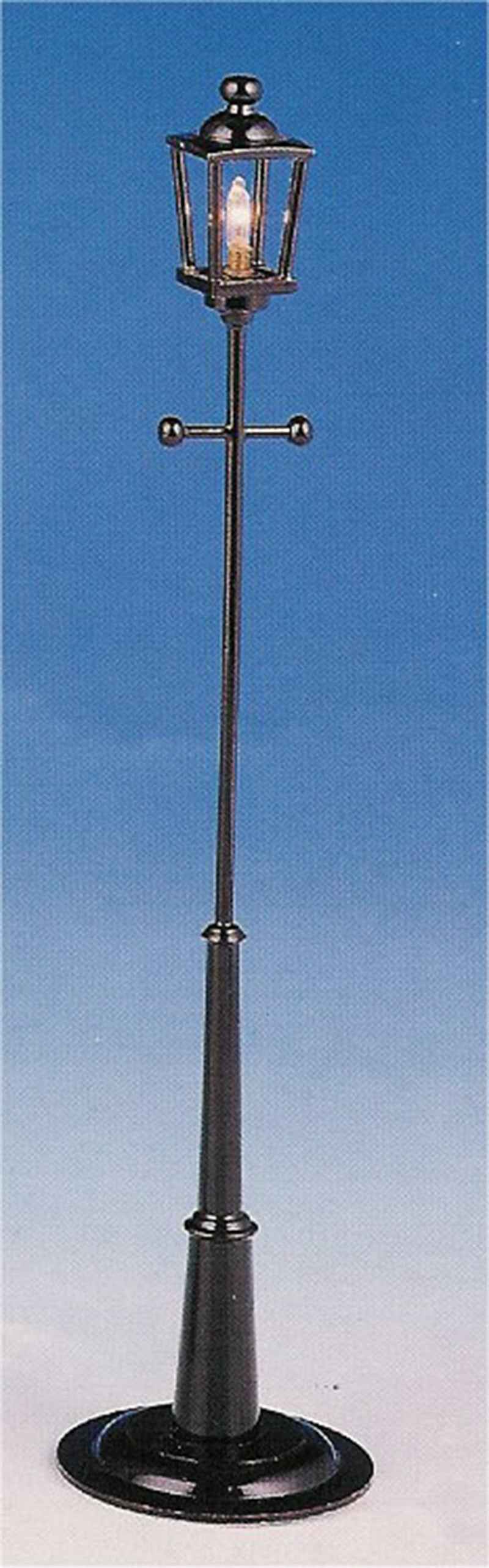 8 Street lamp
