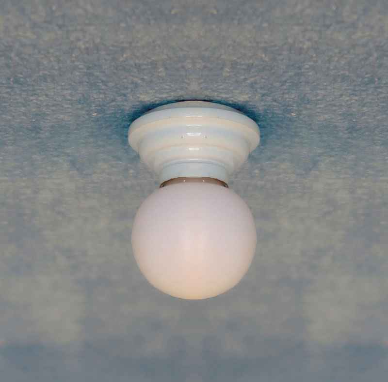 Witte bollamp