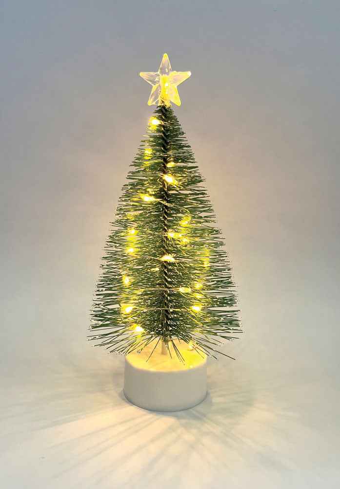 Kerstboom met witte LED lampjes