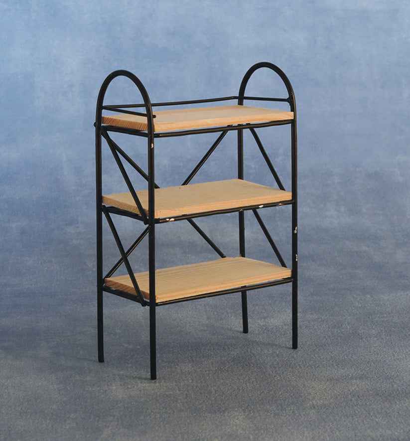 Zwart houten plankenkast