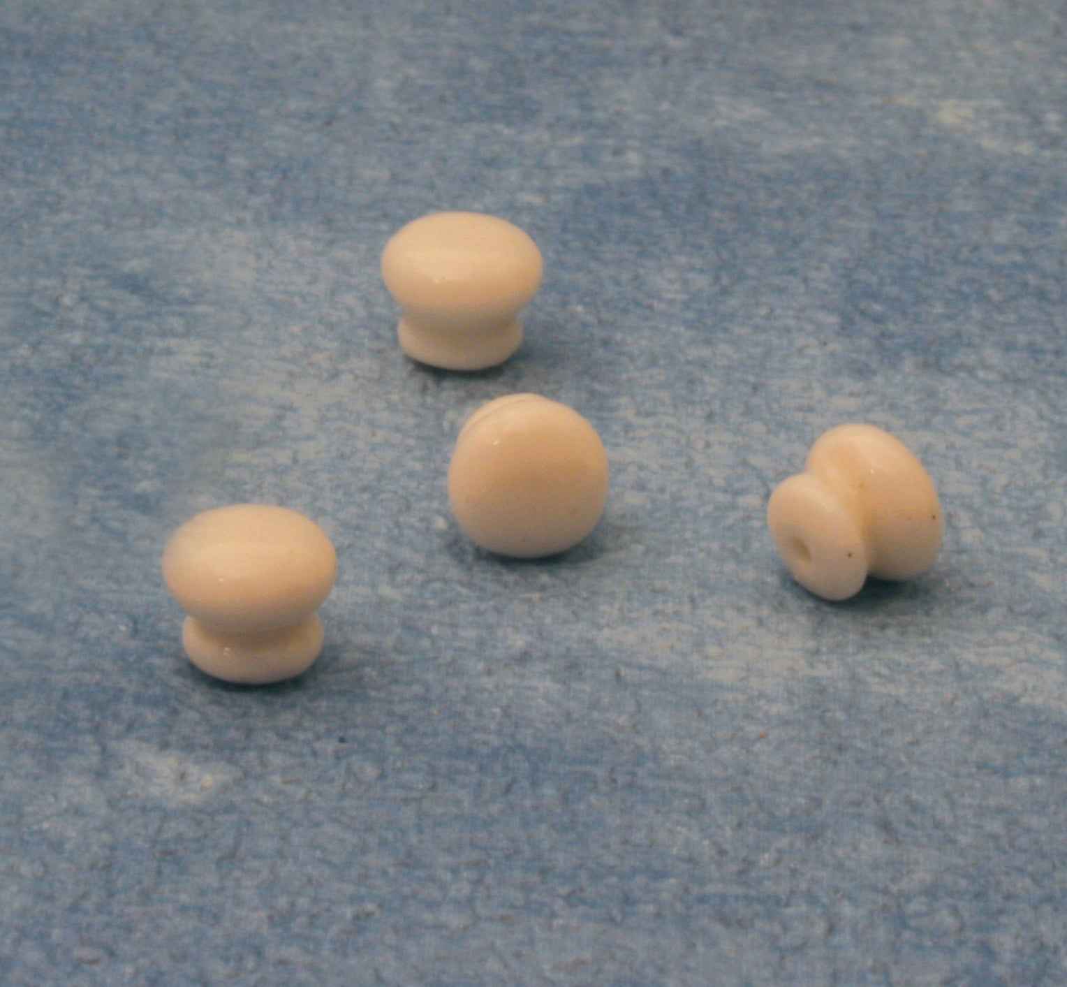 Grote witte keramische knopjes, 4 stuks
