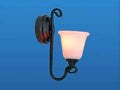 Wandlamp, zwart met witte kelk