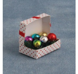 Doos met kerstballen